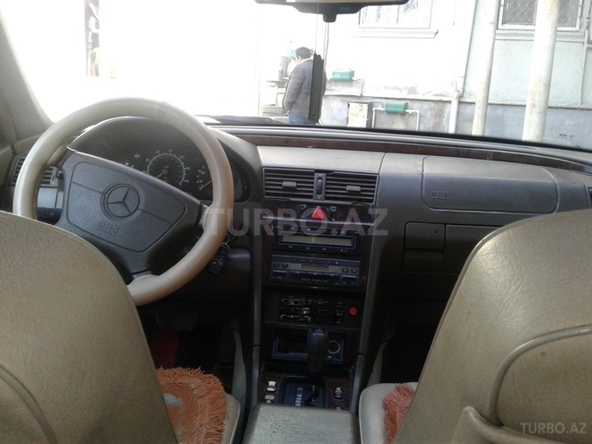 Mercedes C 220 1996, 220,000 km - 2.2 l - Sumqayıt