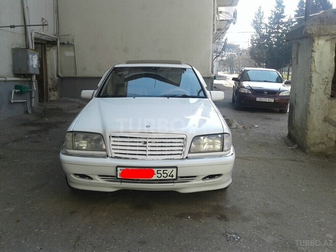 Mercedes C 220 1996, 220,000 km - 2.2 l - Sumqayıt