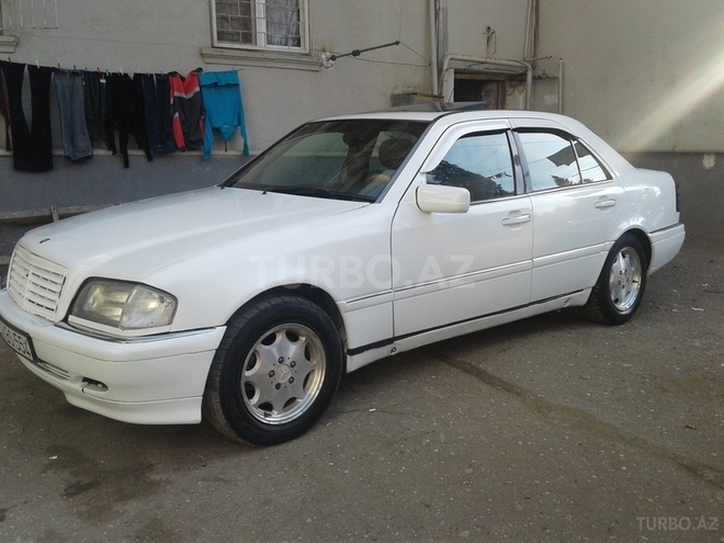 Mercedes C 220 1996, 220,000 km - 2.2 l - Sumqayıt