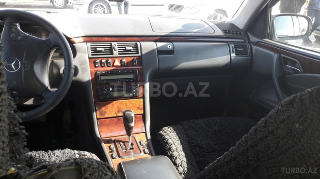 Mercedes E 240 2001, 300,000 km - 2.0 л - Bakı