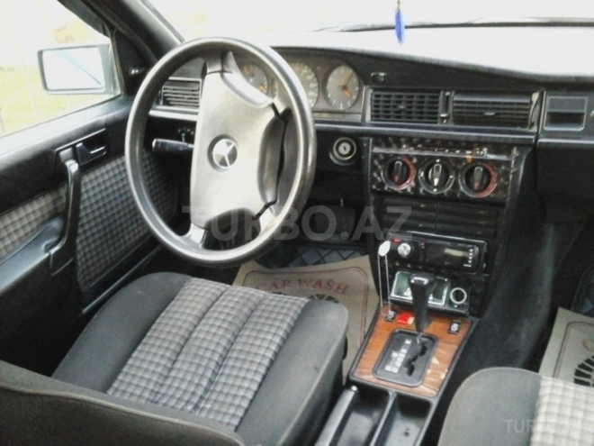 Mercedes 190 1992, 302,000 km - 1.8 l - Bakı