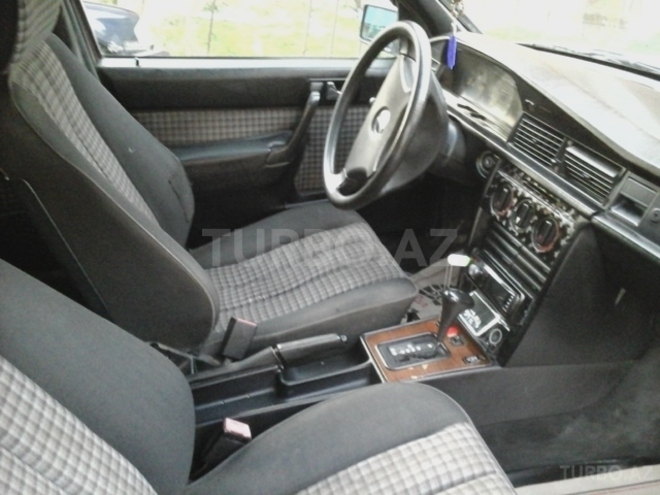 Mercedes 190 1992, 302,000 km - 1.8 l - Bakı