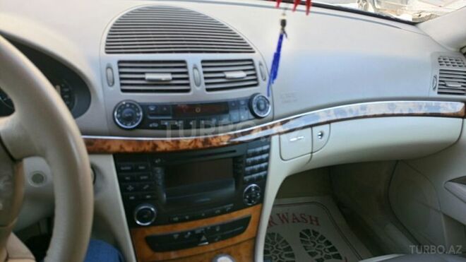 Mercedes E 220 2002, 250,000 km - 2.2 л - Sumqayıt