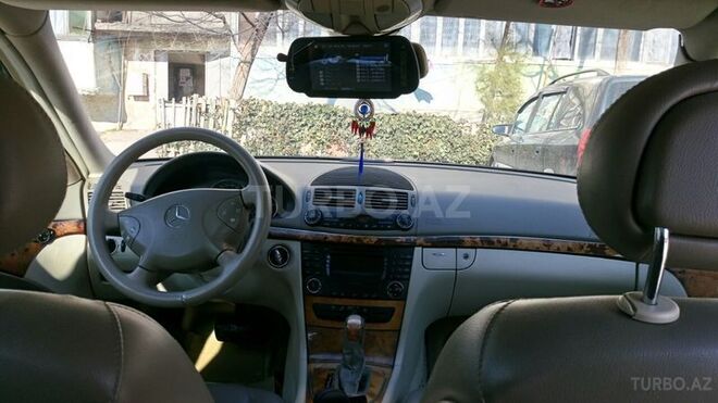Mercedes E 220 2002, 250,000 km - 2.2 л - Sumqayıt