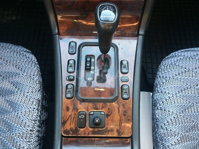 Mercedes E 270 2000, 286,245 km - 2.7 l - Bakı
