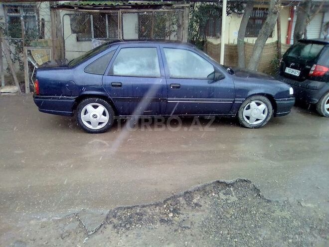 Opel Vectra 1994, 300,000 km - 2.0 l - Bakı