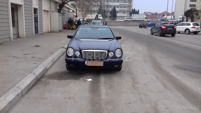 Mercedes E 220 1998, 285,000 km - 0.2 л - Bakı