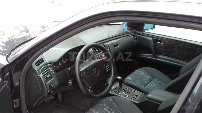 Mercedes E 220 1998, 285,000 km - 0.2 л - Bakı