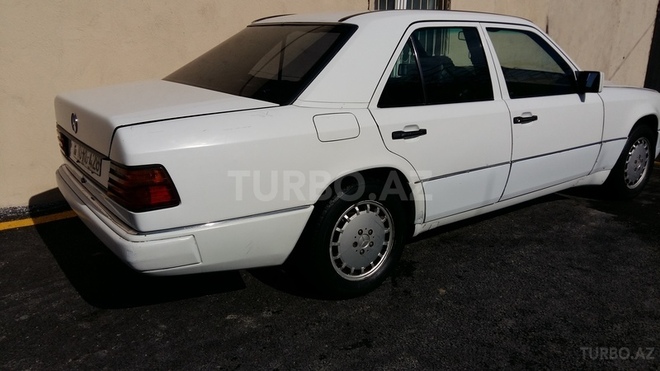 Mercedes E 200 1992, 183,000 km - 2.0 л - Bakı