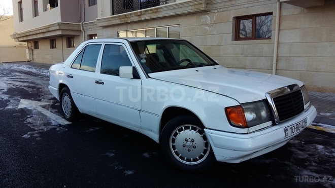 Mercedes E 200 1992, 183,000 km - 2.0 л - Bakı
