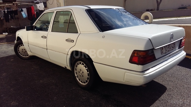 Mercedes E 200 1992, 183,000 km - 2.0 л - Bakı