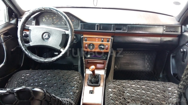 Mercedes E 200 1992, 183,000 km - 2.0 л - Bakı
