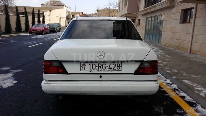 Mercedes E 200 1992, 183,000 km - 2.0 л - Bakı