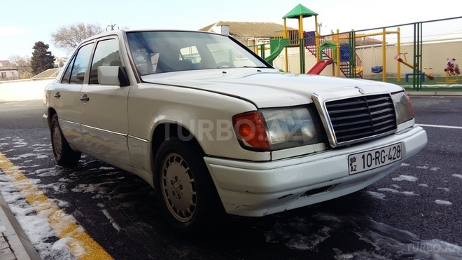 Mercedes E 200 1992, 183,000 km - 2.0 л - Bakı