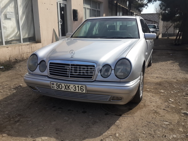 Mercedes E 280 1999, 230,000 km - 2.8 l - Qazax