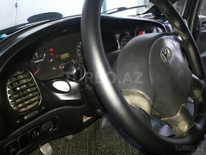 Hyundai H-1 2005, 400,000 km - 2.5 л - Bakı