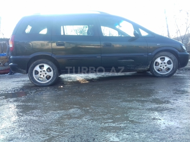 Opel Zafira 2001, 241,911 km - 2.2 l - Quba