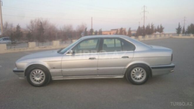 BMW 520 1993, 350,000 km - 2.0 l - Sumqayıt