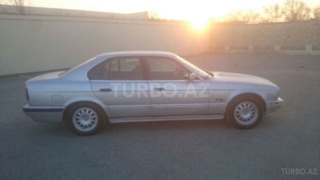 BMW 520 1993, 350,000 km - 2.0 l - Sumqayıt