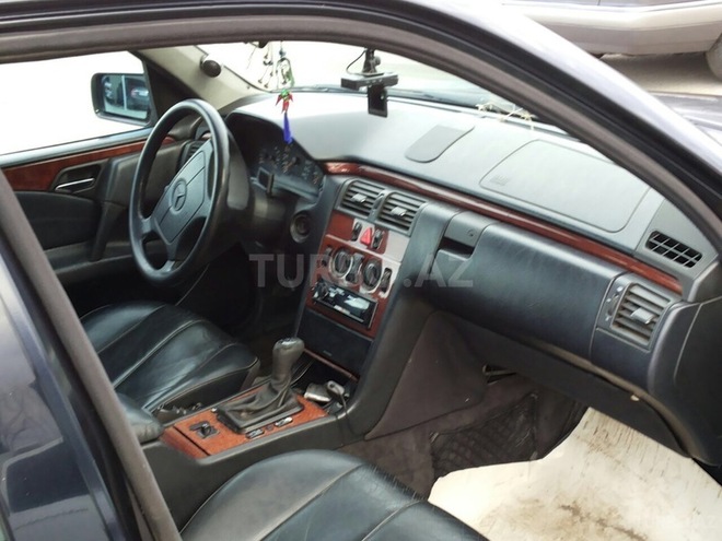 Mercedes E 220 1998, 350,000 km - 2.2 l - Gəncə