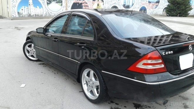Mercedes C 230 2006, 235,000 km - 2.5 л - Bakı
