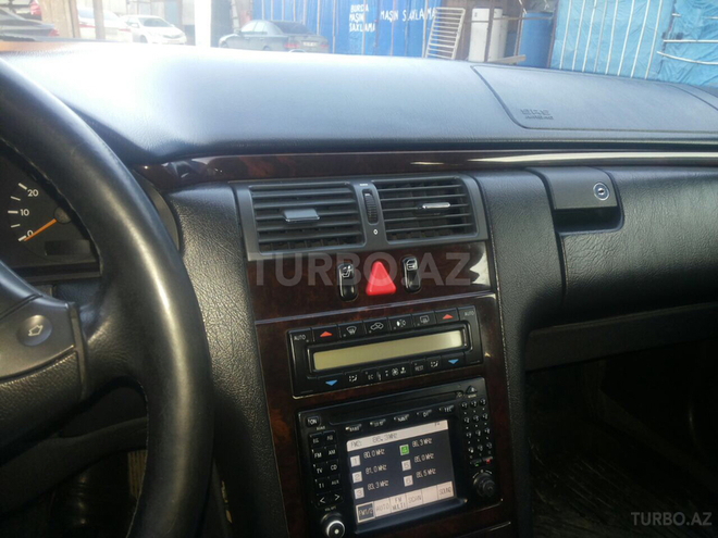 Mercedes E 230 2000, 240,000 km - 2.3 l - Bakı
