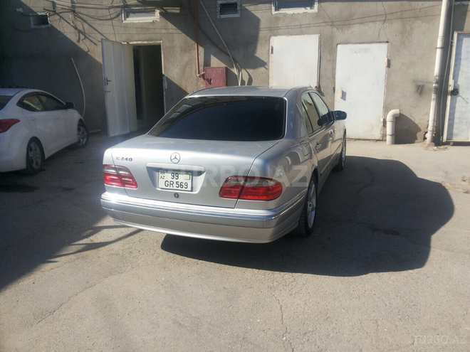 Mercedes E 230 2000, 240,000 km - 2.3 l - Bakı