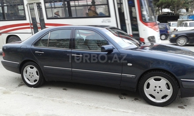 Mercedes E 230 1996, 278,000 km - 2.3 л - Bakı