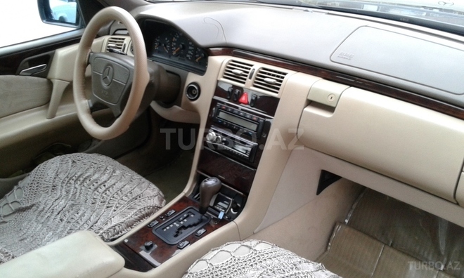 Mercedes E 230 1996, 278,000 km - 2.3 л - Bakı