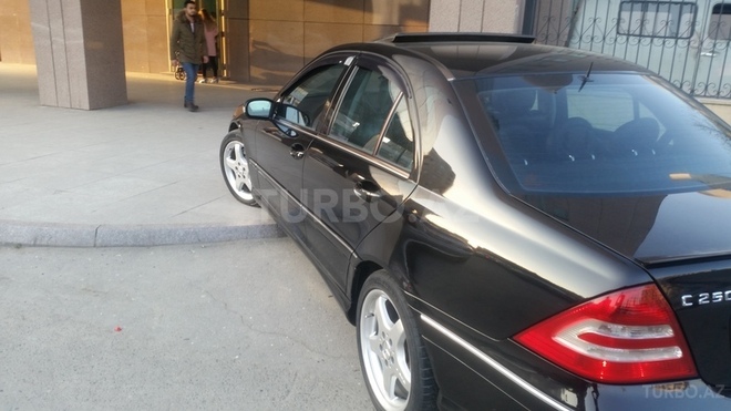 Mercedes C 230 2006, 218,000 km - 0.3 l - Bakı