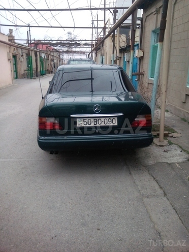 Mercedes E 260 1987, 280,000 km - 2.6 l - Bakı