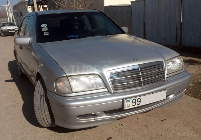 Mercedes C 220 1999, 329,000 km - 2.2 l - Bakı