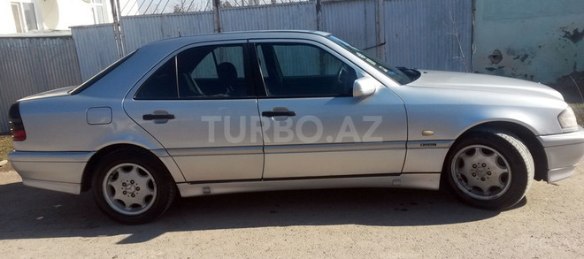 Mercedes C 220 1999, 329,000 km - 2.2 l - Bakı