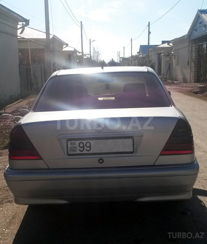 Mercedes C 220 1999, 329,000 km - 2.2 l - Bakı