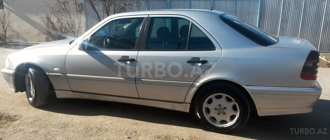 Mercedes C 220 1999, 329,000 km - 2.2 l - Bakı
