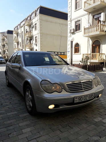 Mercedes C 270 2001, 417,000 km - 2.7 l - Bakı