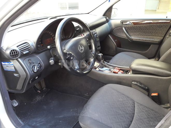 Mercedes C 270 2001, 417,000 km - 2.7 l - Bakı