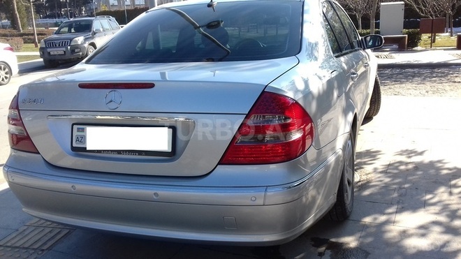 Mercedes E 240 2004, 189,000 km - 2.6 л - Siyəzən