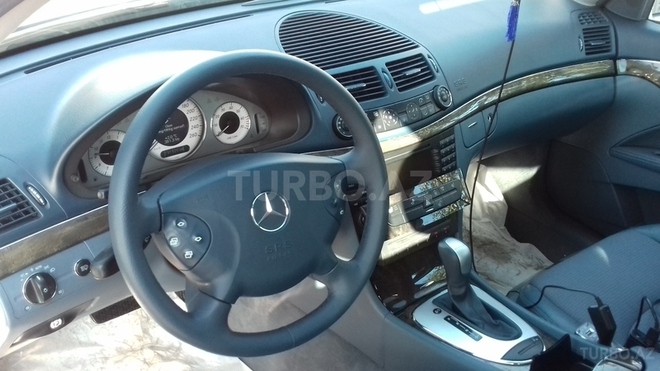 Mercedes E 240 2004, 189,000 km - 2.6 л - Siyəzən