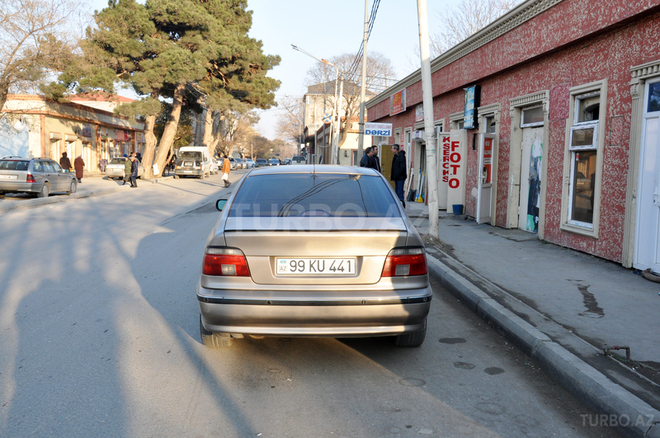 BMW 523 1999, 212,000 km - 2.5 l - Bakı
