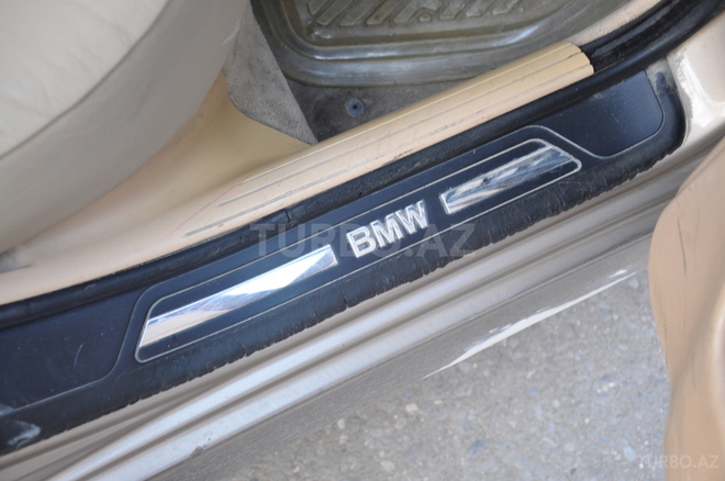 BMW 523 1999, 212,000 km - 2.5 l - Bakı