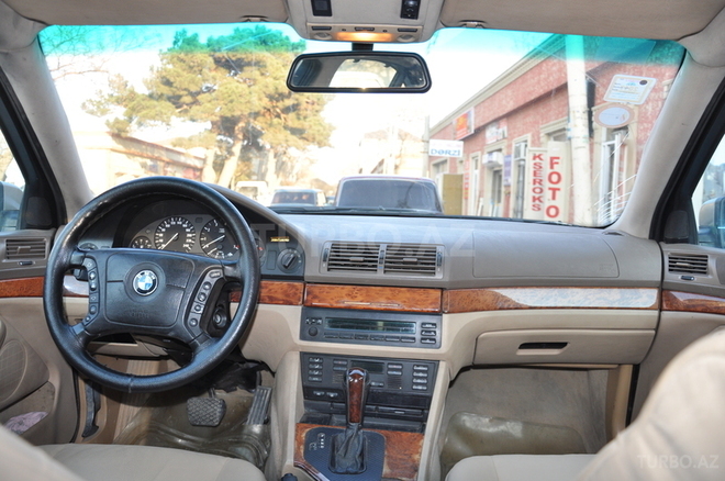 BMW 523 1999, 212,000 km - 2.5 l - Bakı