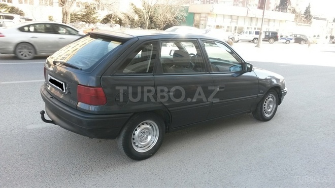 Opel Astra 1995, 196,000 km - 1.7 l - Bakı