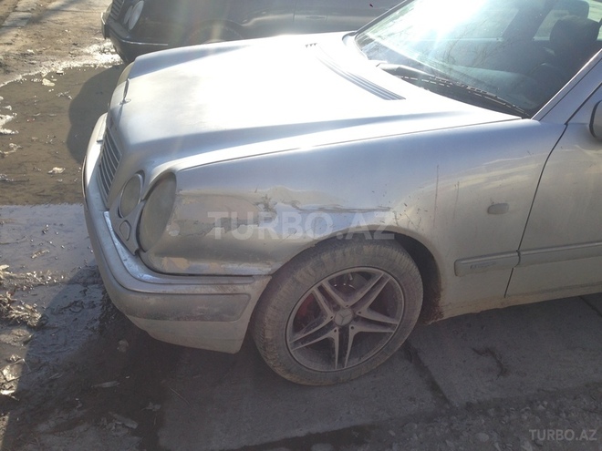 Mercedes E 230 1995, 300,000 km - 2.3 l - Bakı