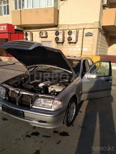 Mercedes C 220 2000, 226,900 km - 2.2 l - Bakı