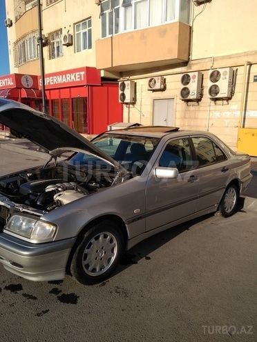 Mercedes C 220 2000, 226,900 km - 2.2 l - Bakı
