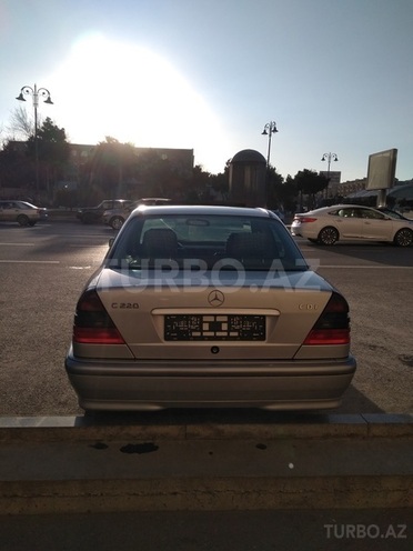 Mercedes C 220 2000, 226,900 km - 2.2 l - Bakı