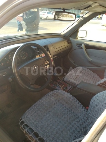 Mercedes C 220 2000, 226,900 km - 2.2 l - Bakı