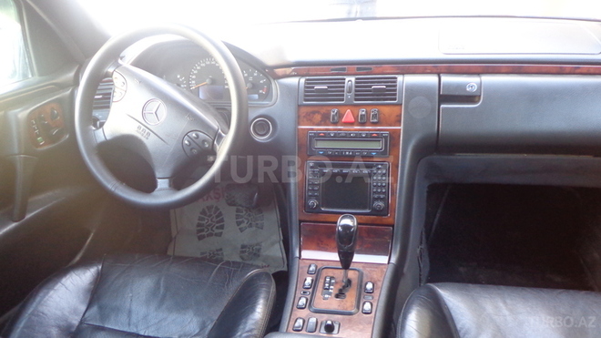 Mercedes E 220 2001, 370,000 km - 2.2 л - Bakı
