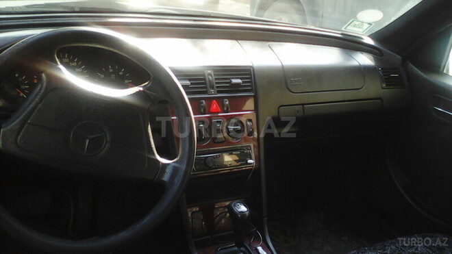 Mercedes C 220 1997, 398,000 km - 2.2 л - Bakı